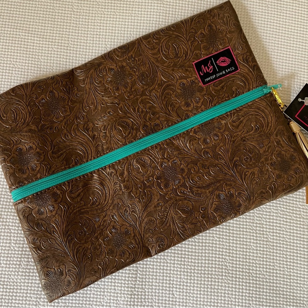 NWT Large Makeup Junkie Bag